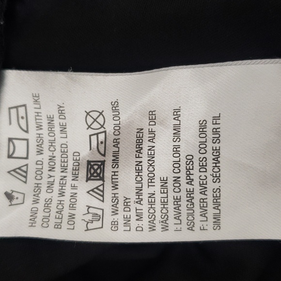 Beautiful Lace Isaac Mizrahi Live Black Cold Shoulder Lined Top - Picture 9 of 9